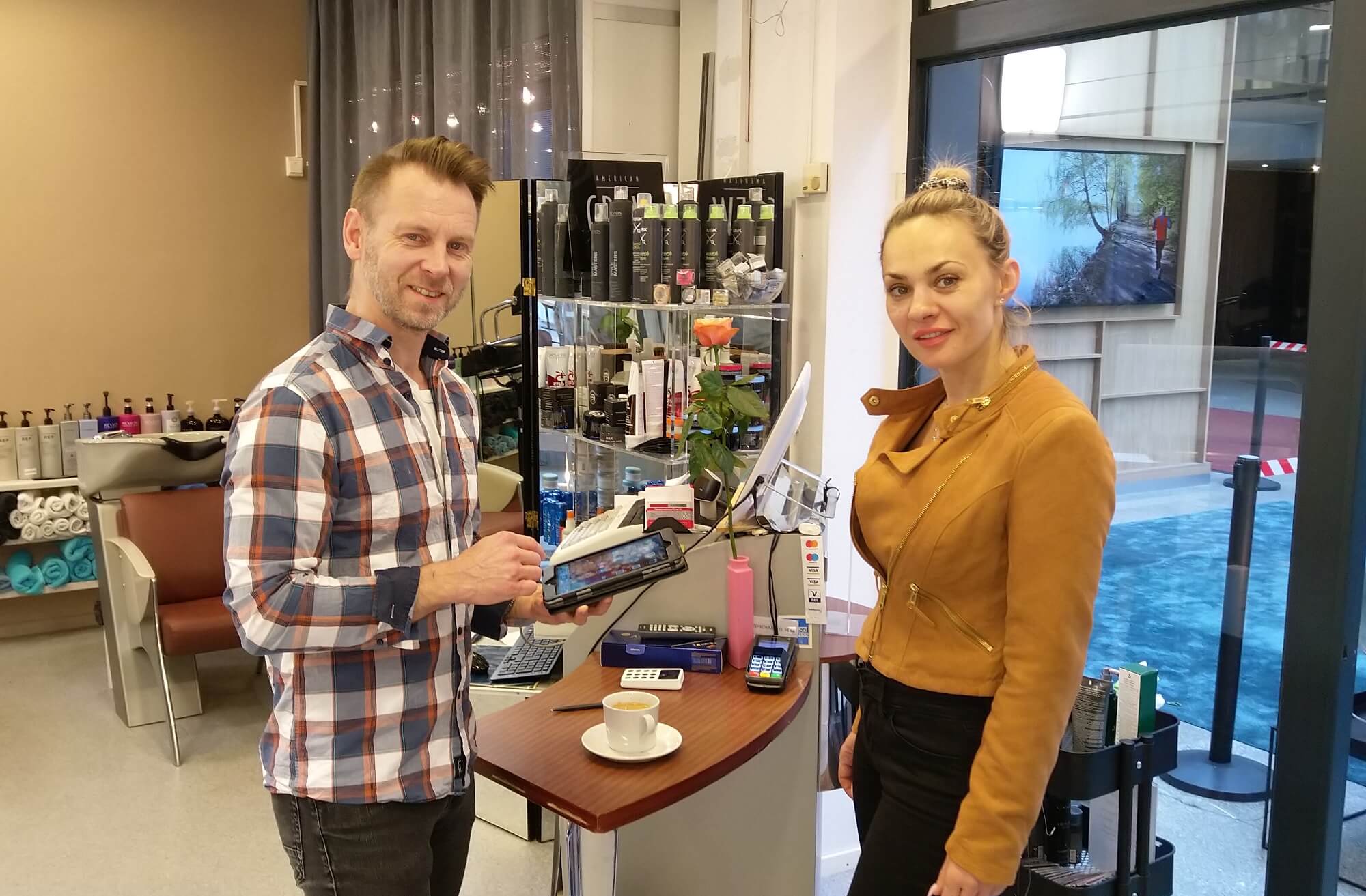 Janne Näränen: - Wavy är superenkelt och användarvänligt. Kunderna påpekar ofta det. Jag ville inte ha ett stort kassasystem som tar plats, bara en app och en iPad.